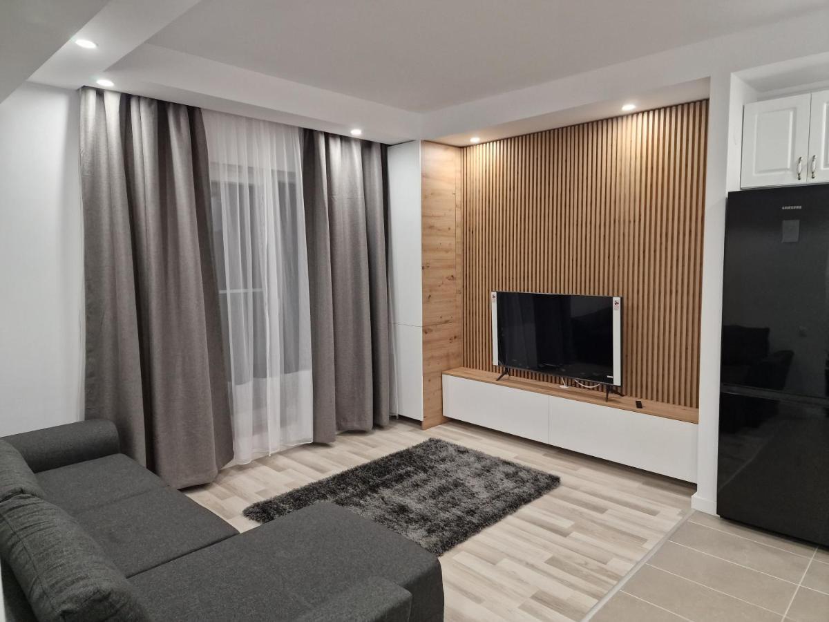 Golden Cosmopolis Apartment Cretuleasca Luaran gambar