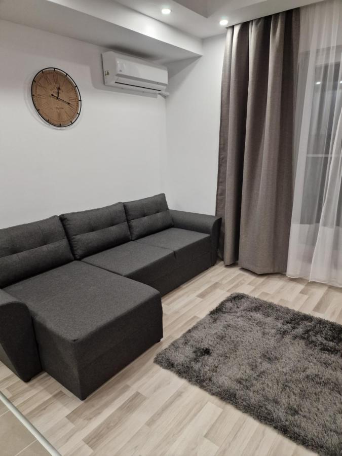 Golden Cosmopolis Apartment Cretuleasca Luaran gambar
